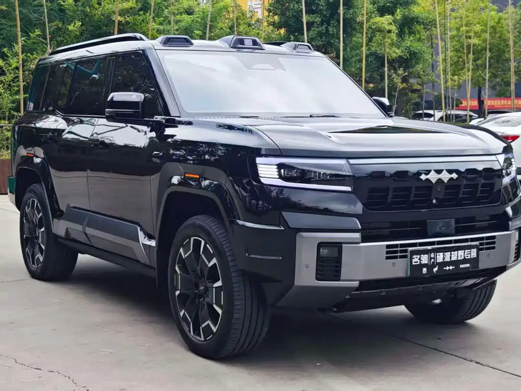 Fang Cheng Bao Leopard 8 2025