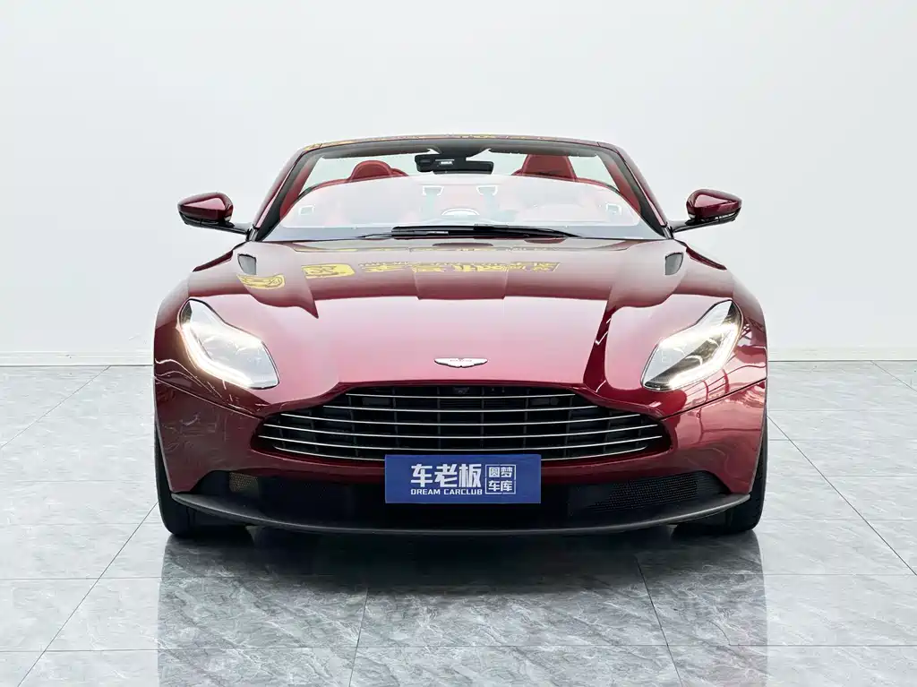 Aston Martin DB11 2022 — фото 2