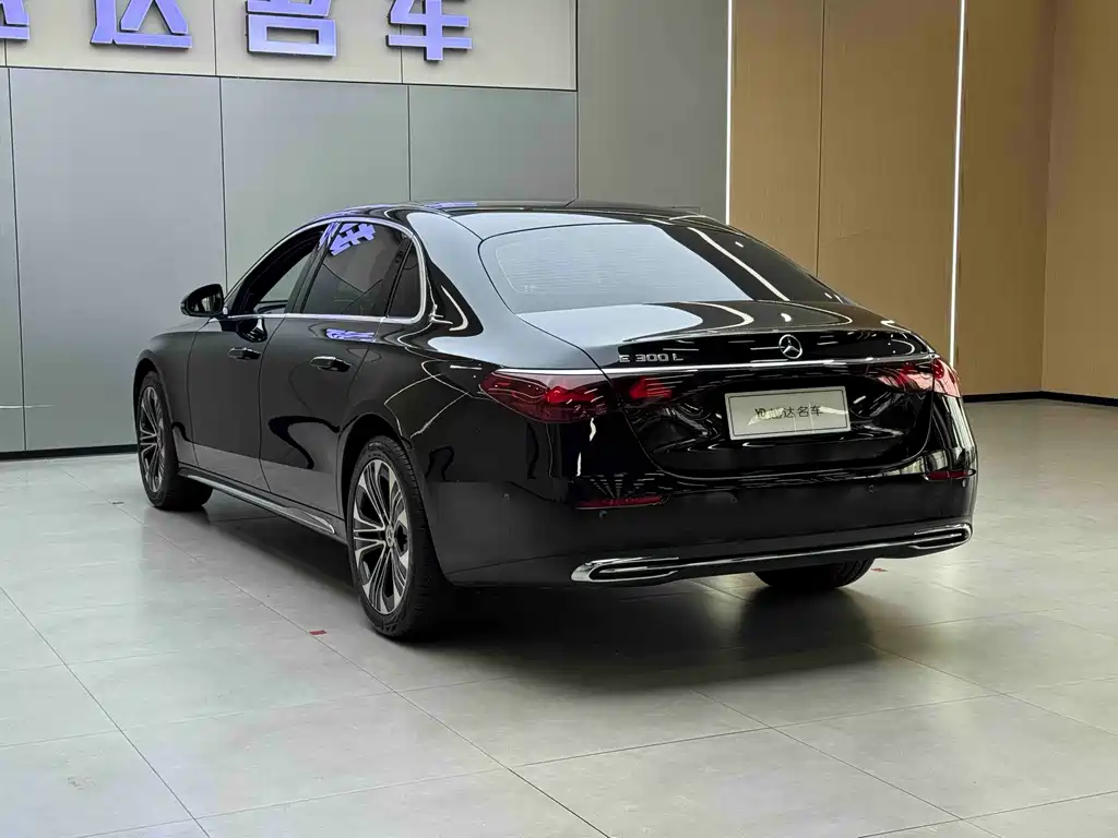 Mercedes-Benz E-Class 2025 — фото 19