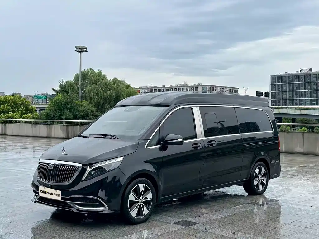 Mercedes-Benz V-Class 2023 — фото 1
