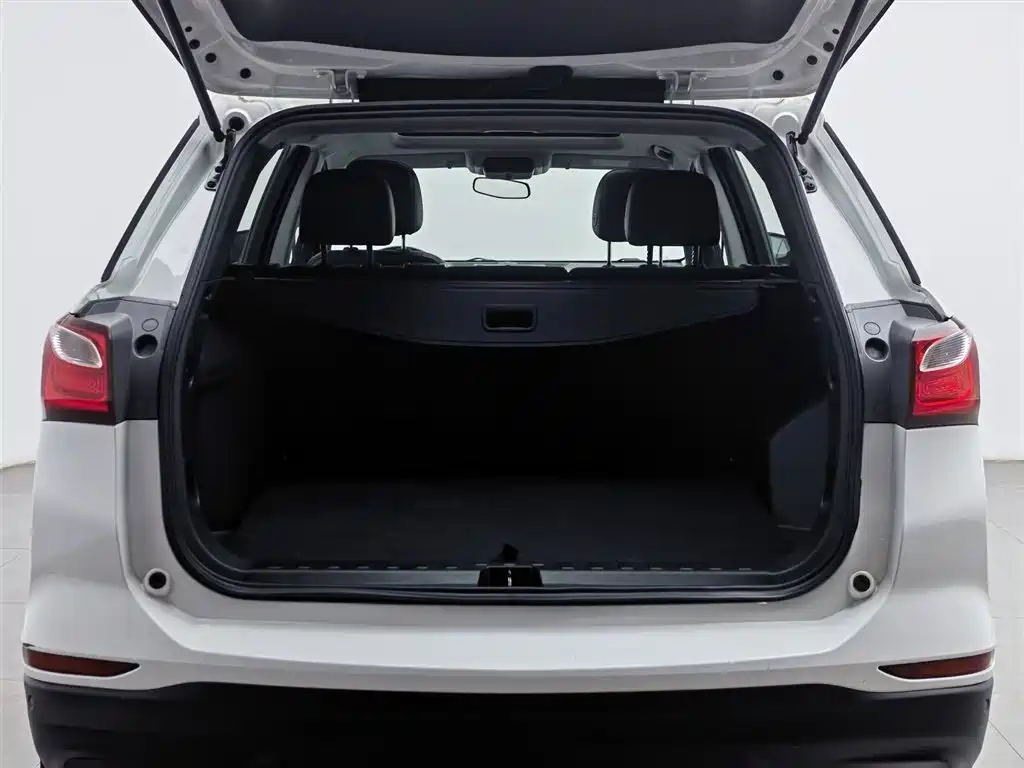 Chevrolet Equinox 2018 — фото 16