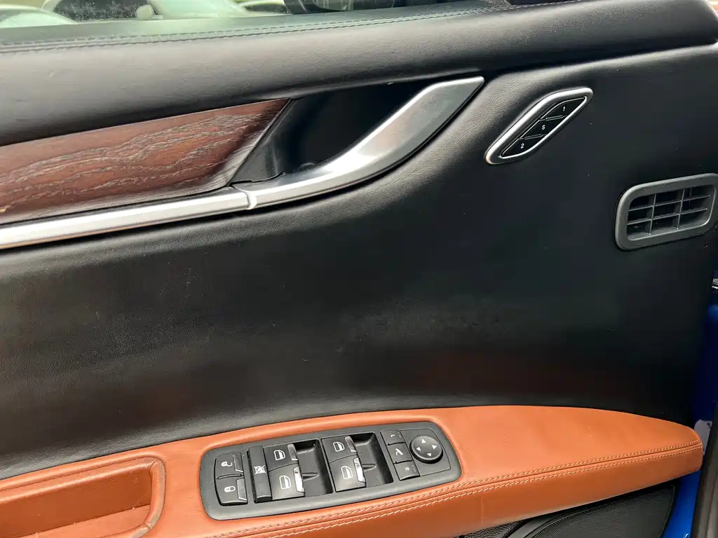 Maserati Ghibli 2015 — фото 15