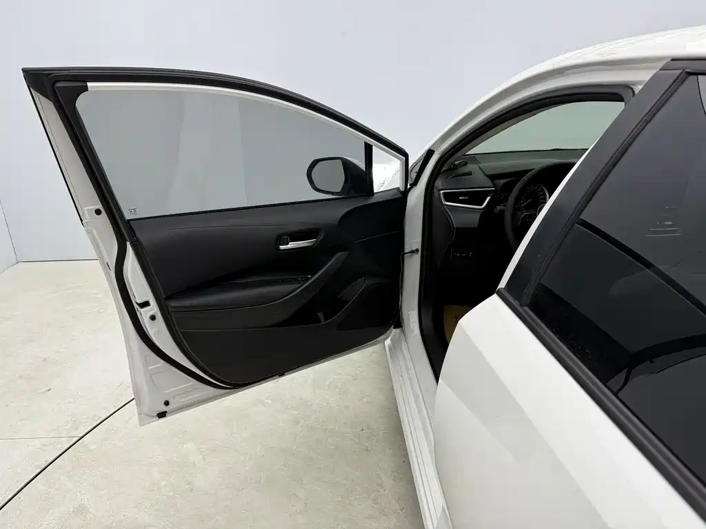 Toyota Corolla 2022 — фото 20