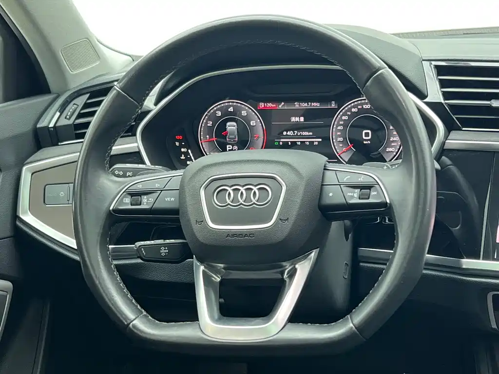 Audi Q3 2022 — фото 19
