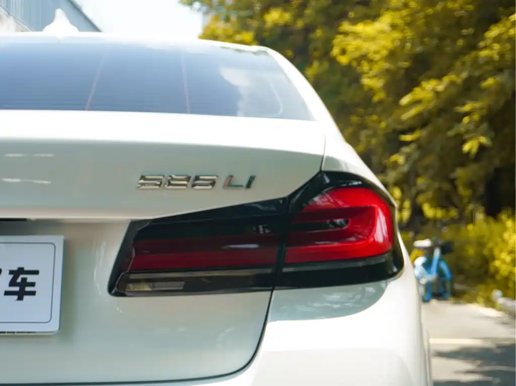 BMW 5 Series 2023