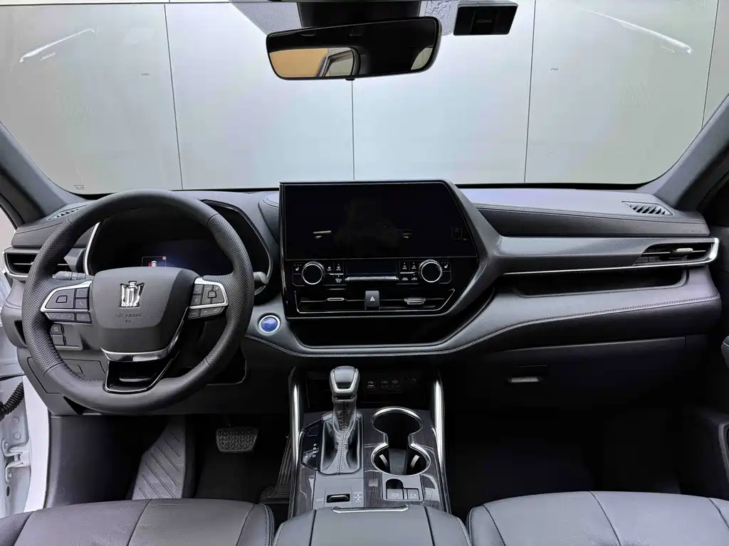 Toyota Crown Kluger 2022 — фото 13