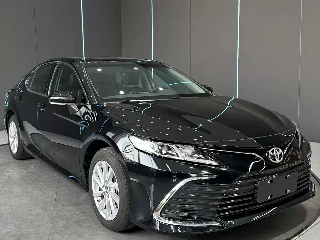 Toyota Camry 2022 — фото 3