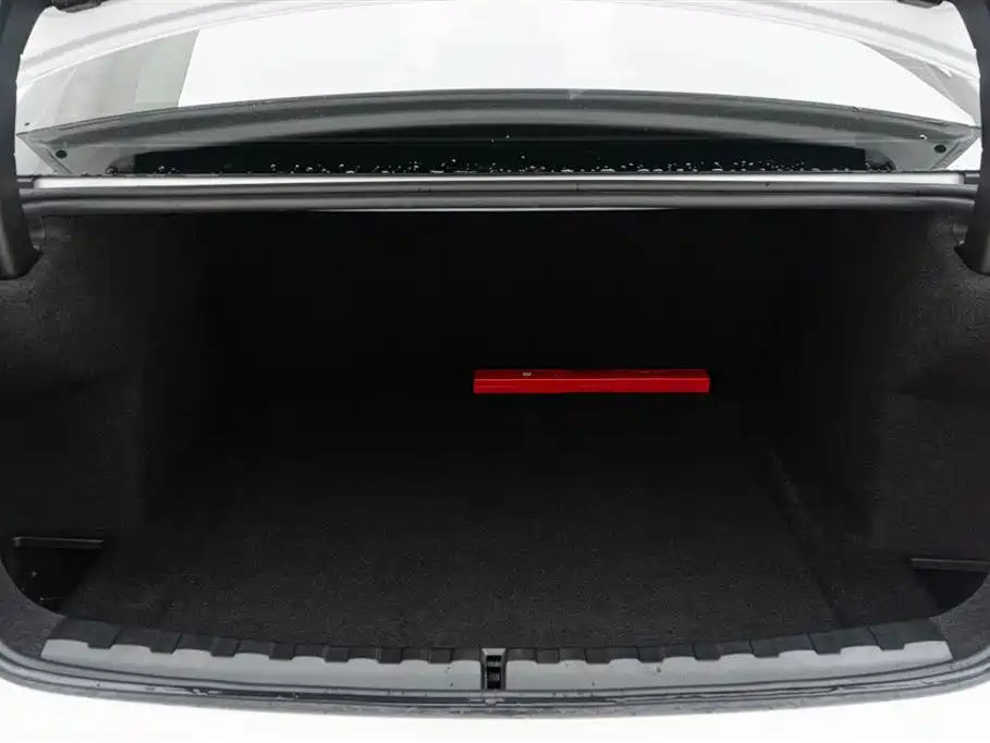 BMW 3 Series 2025 — фото 13
