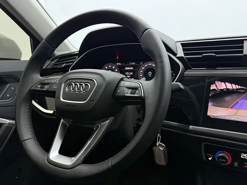 Audi Q3 2022 — фото 12