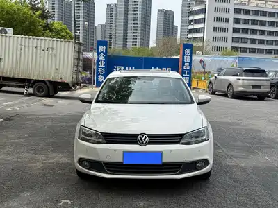 Volkswagen Sagitar 2015