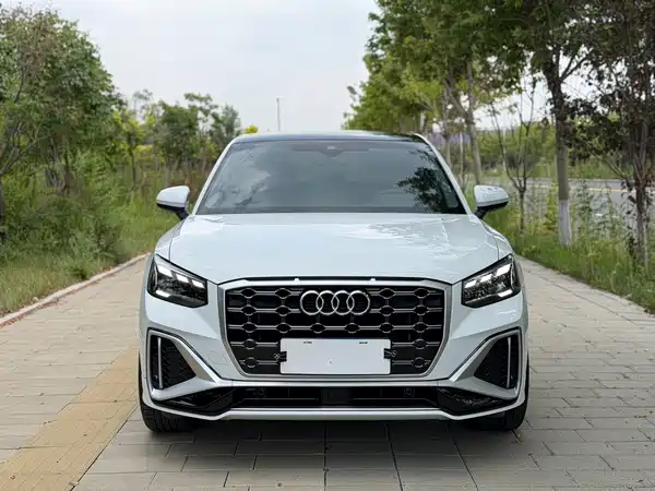 Audi Q2L 2023