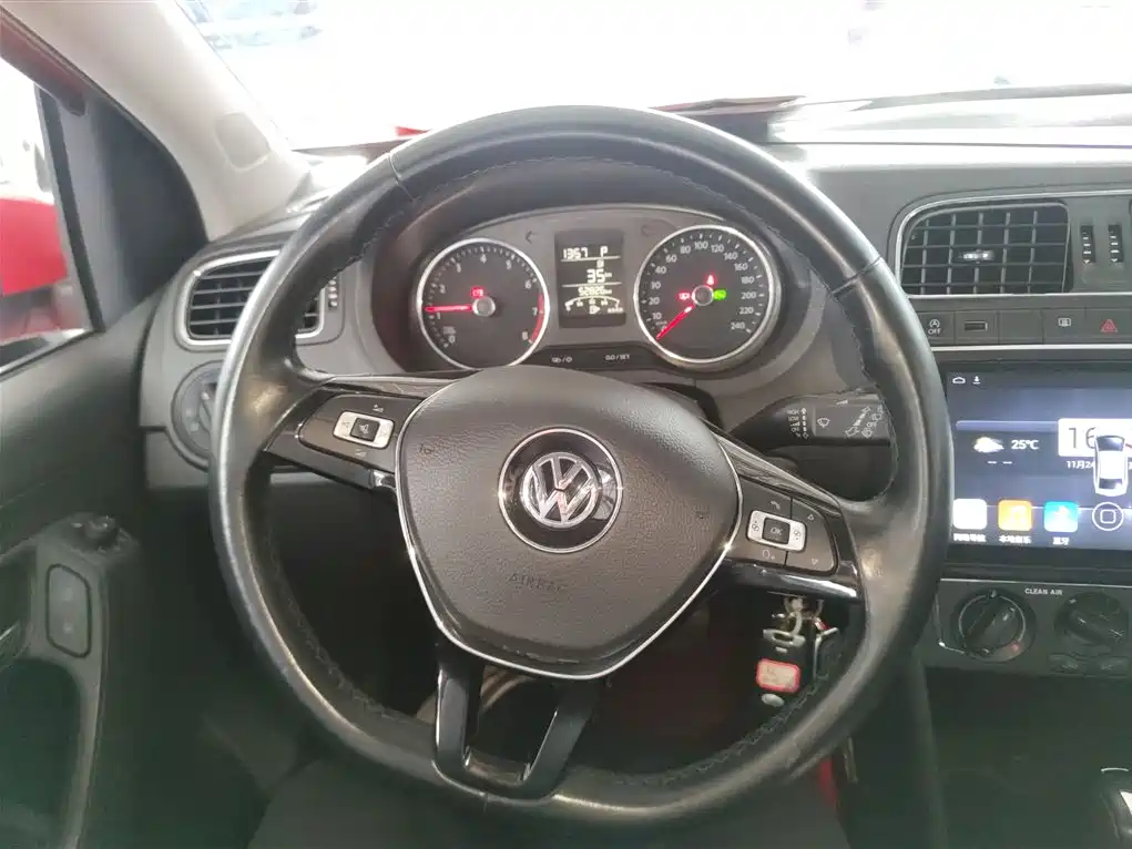 Volkswagen Polo 2018 — фото 11