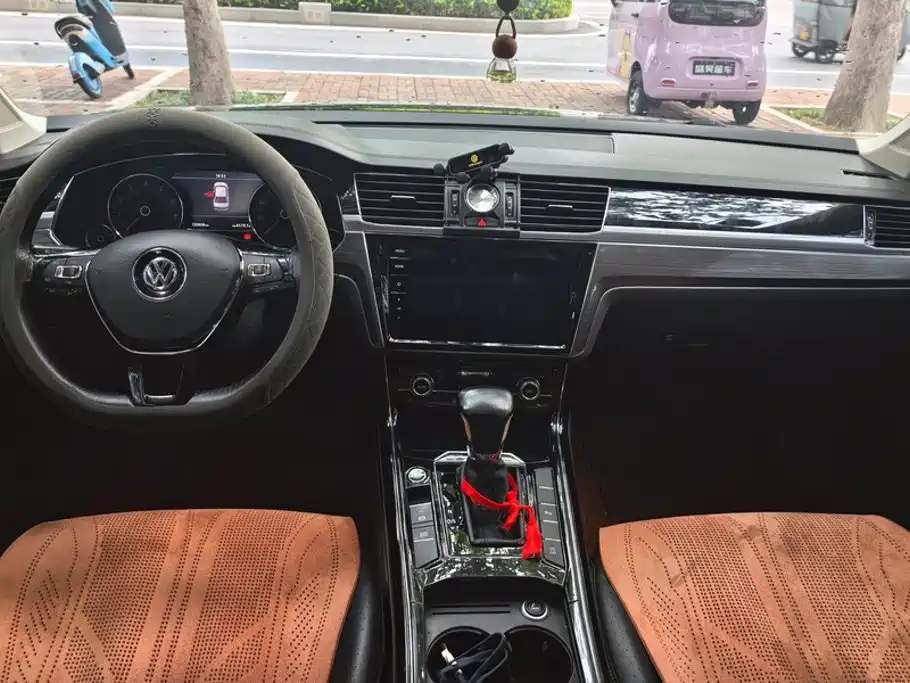 Volkswagen Phideon 2018 — фото 12