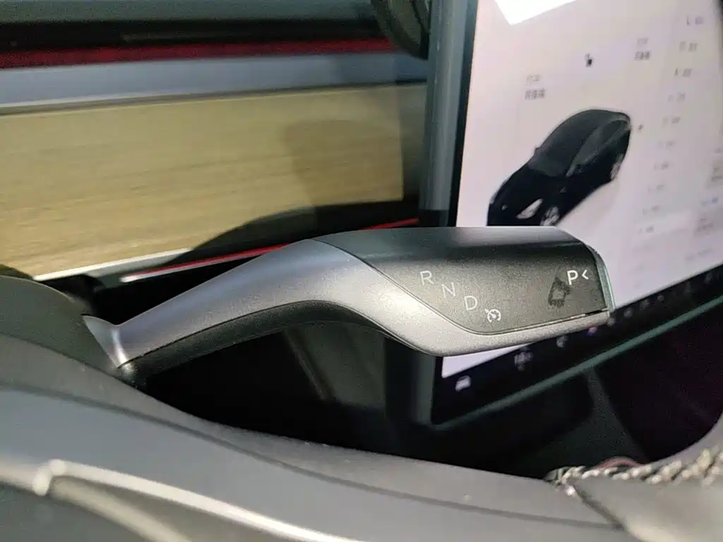 Tesla Model Y 2023 — фото 14