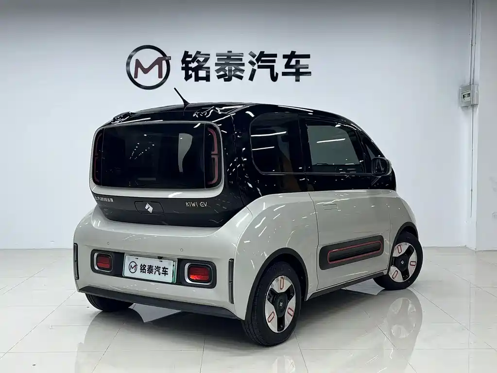 Baojun Kiwi EV 2022 — фото 11