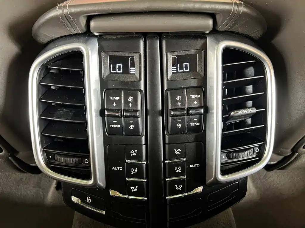 Porsche Cayenne 2015 — фото 20