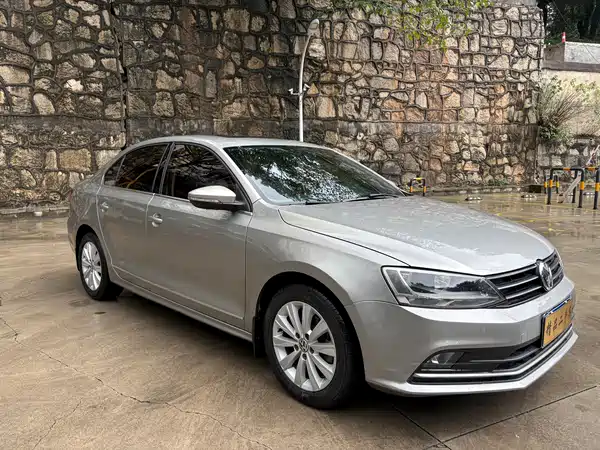 Volkswagen Sagitar 2016