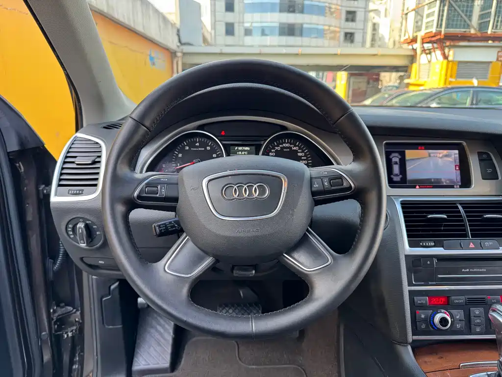 Audi Q7 2015 — фото 14