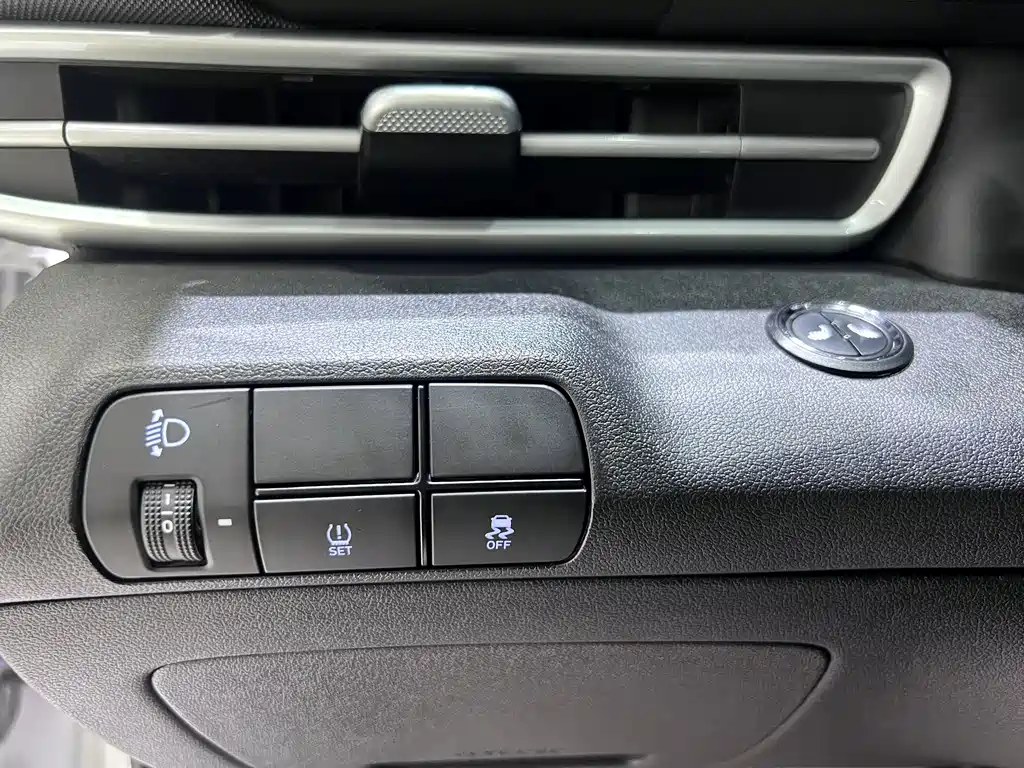 Hyundai Elantra 2024 — фото 9