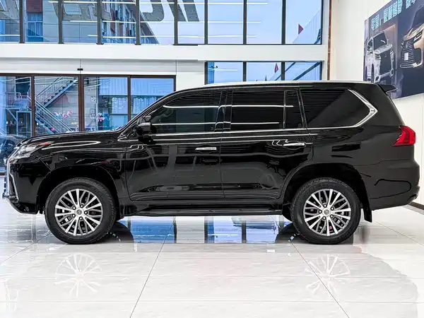 Lexus LX 2019
