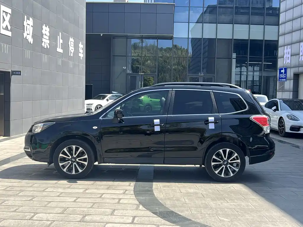 Subaru Forester 2018 — фото 8