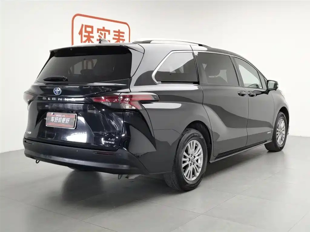 Toyota Sienna 2023 — фото 2