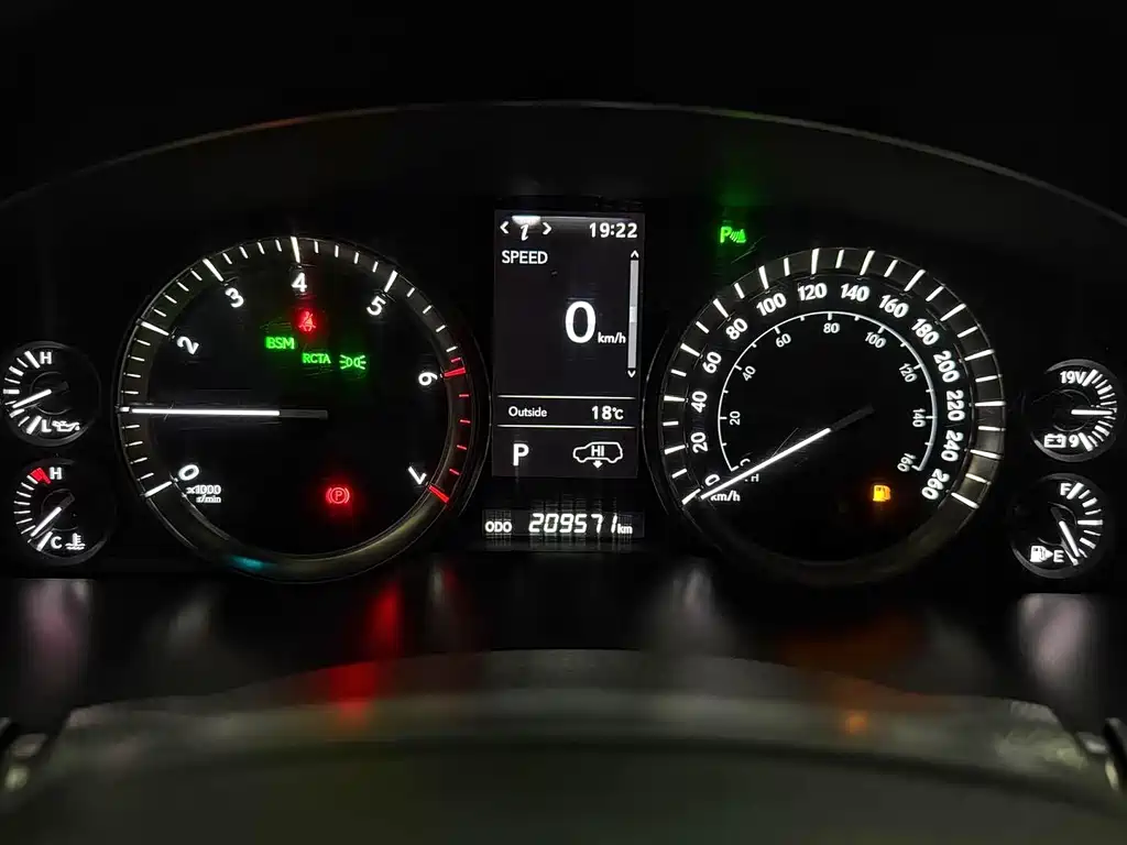 Lexus LX 2020 — фото 11