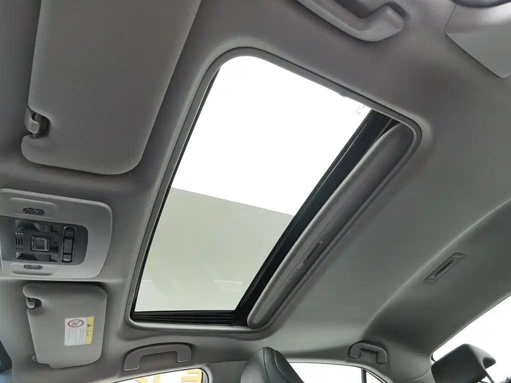 Toyota Camry 2022 — фото 14