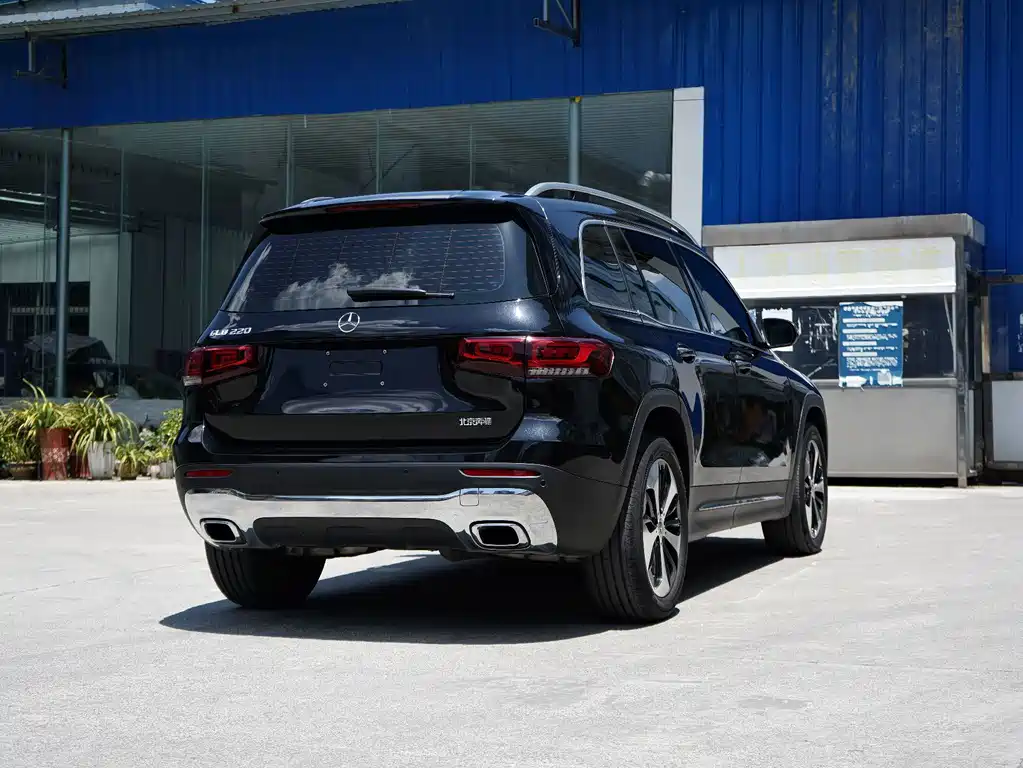 Mercedes-Benz GLB 2023