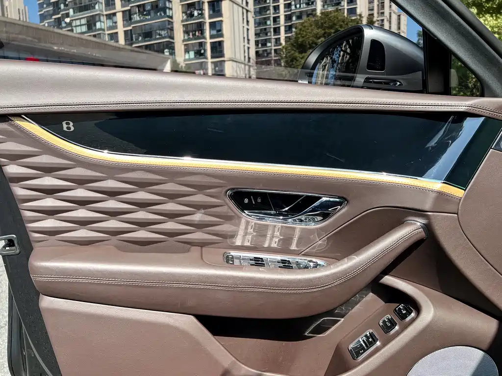 Bentley Flying Spur PHEV 2022 — фото 14