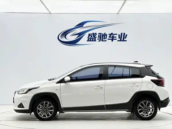 Toyota Yaris L 2022