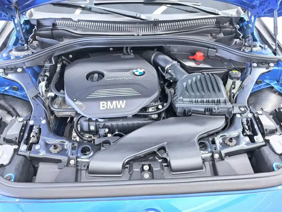 BMW 1 Series 2018 — фото 10