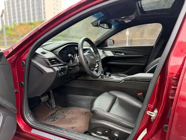Cadillac CT4 2021