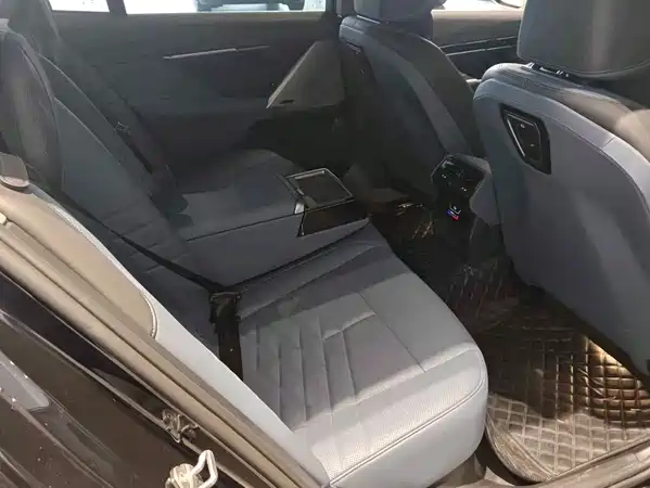 BMW i5 2024