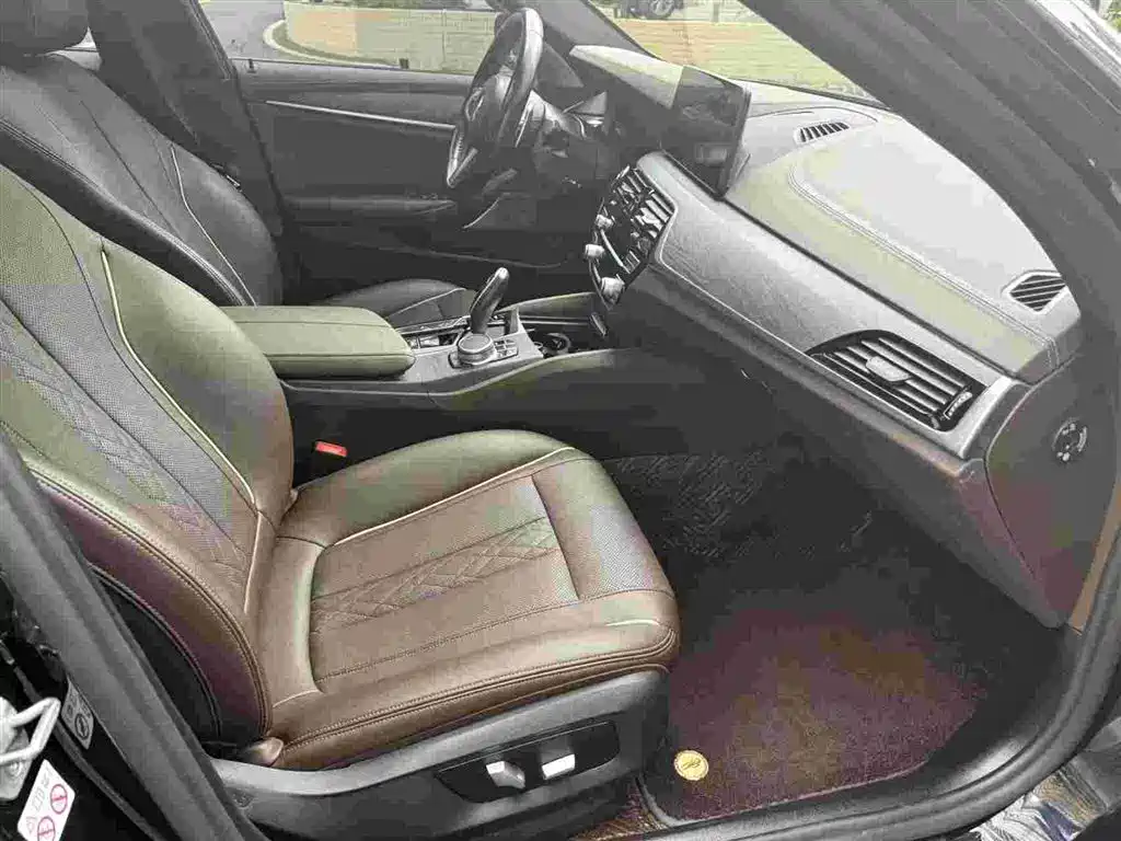 BMW 5 Series 2021 — фото 5