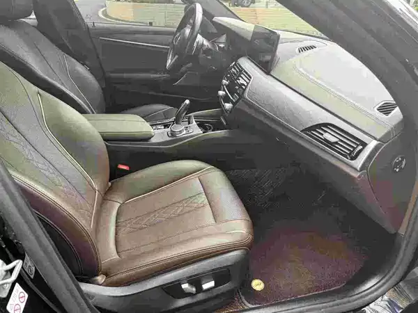 BMW 5 Series 2021