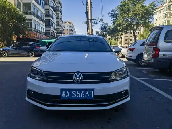 Volkswagen Sagitar 2016