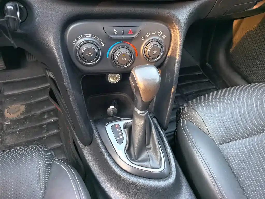 Fiat Viaggio 2014 — фото 13