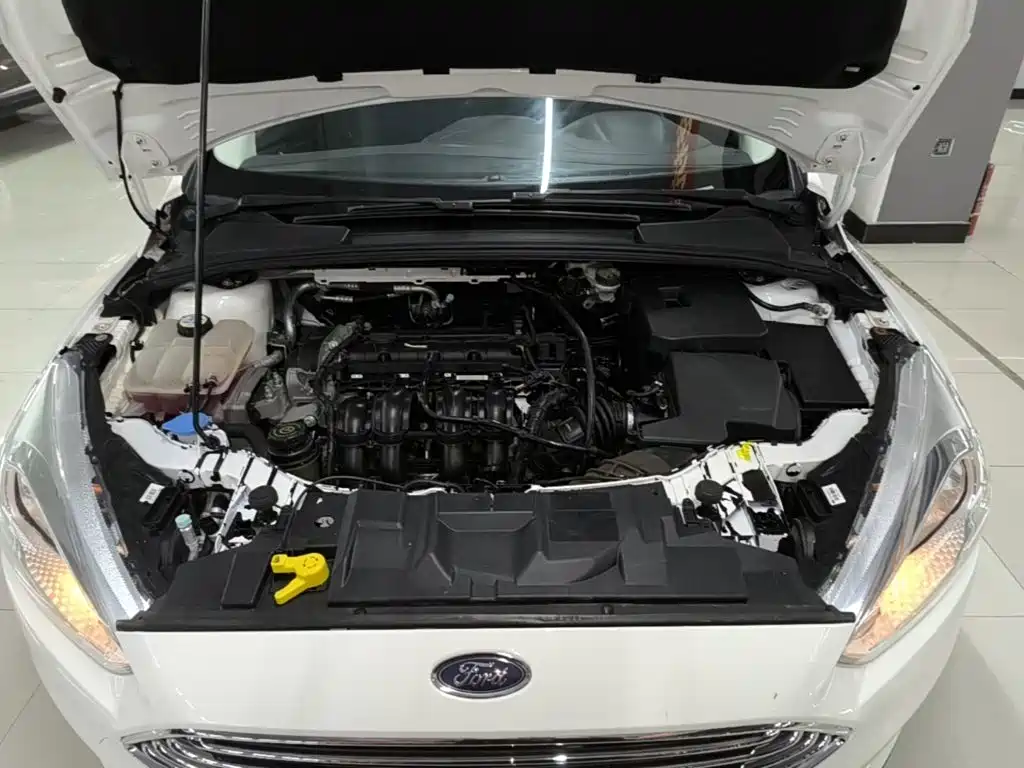 Ford Focus 2015 — фото 20