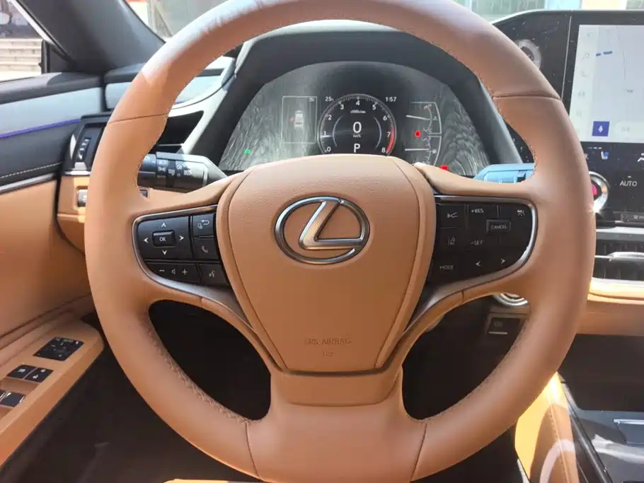 Lexus ES 2025 — фото 15