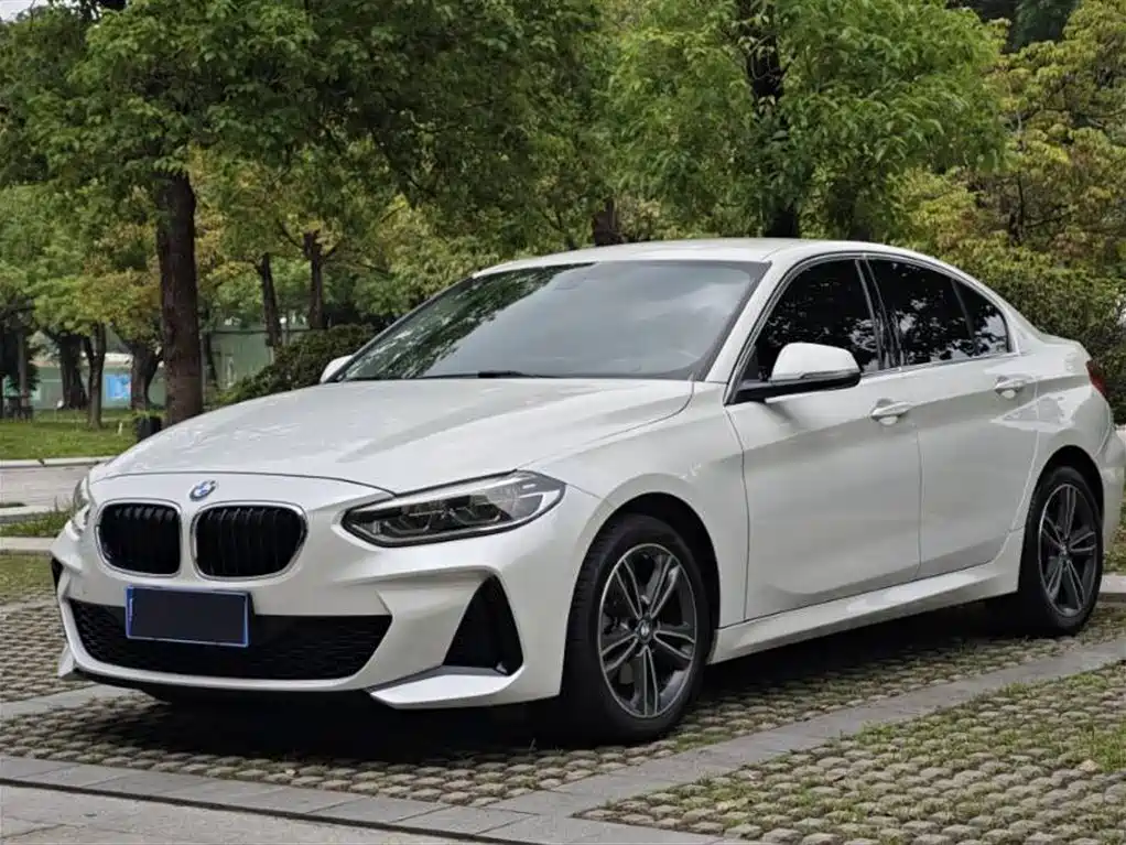 BMW 1 Series 2022 — фото 1