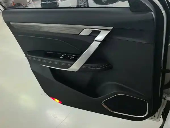 Geely Boyue 2021