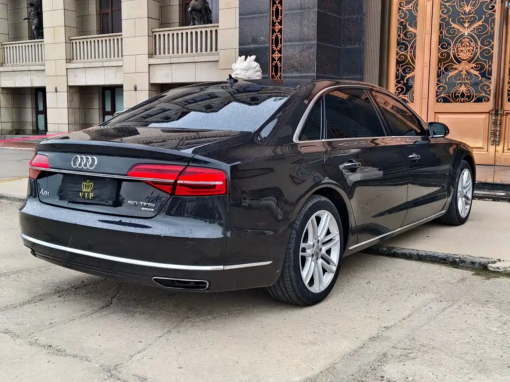 Audi A8 2017 — фото 8