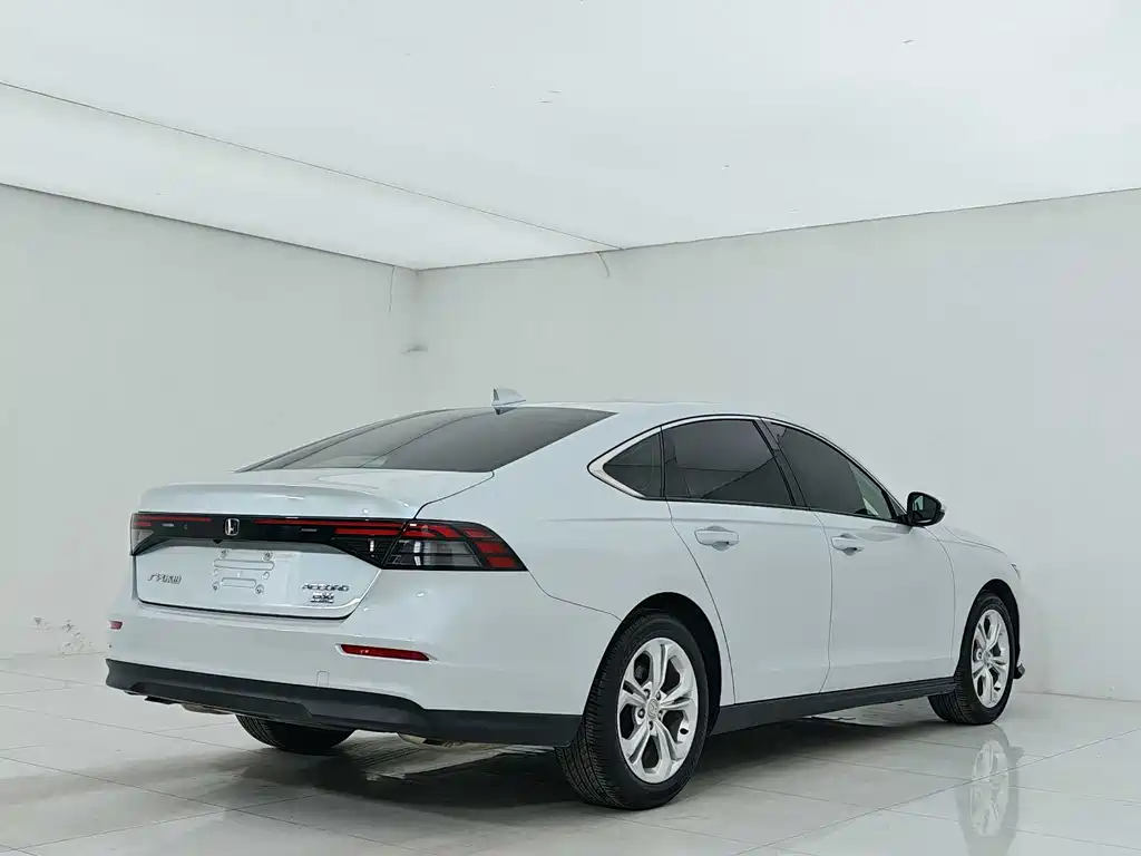Honda Accord 2023 — фото 13