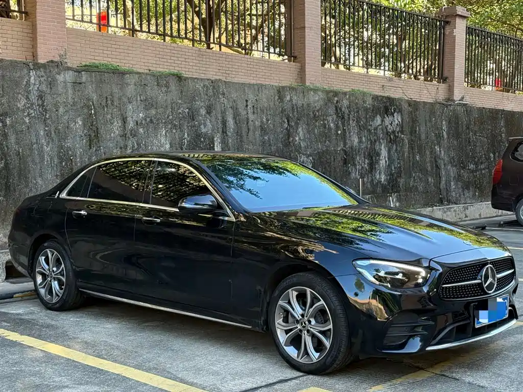 Mercedes-Benz E-Class 2022 — фото 3