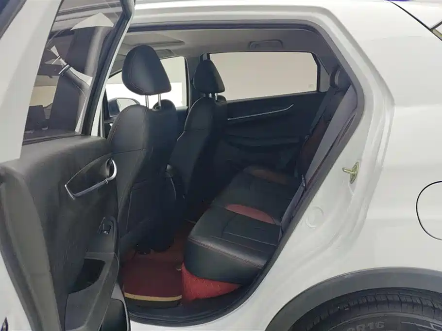 Geely Vision X3 2022 — фото 11