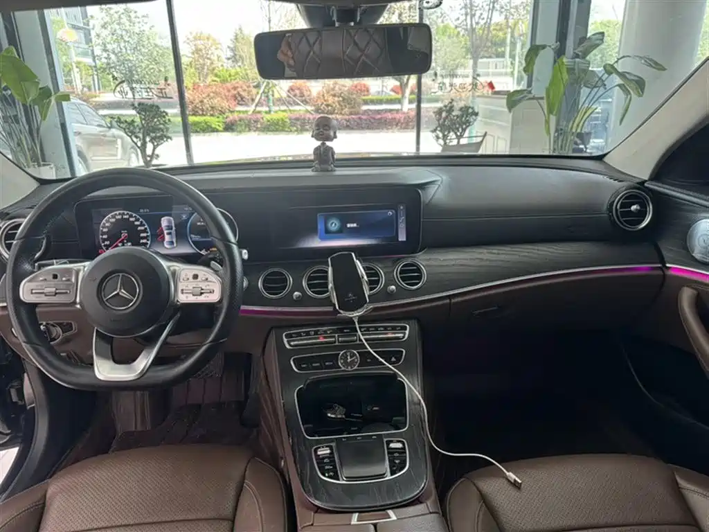 Mercedes-Benz E-Class 2019 — фото 11