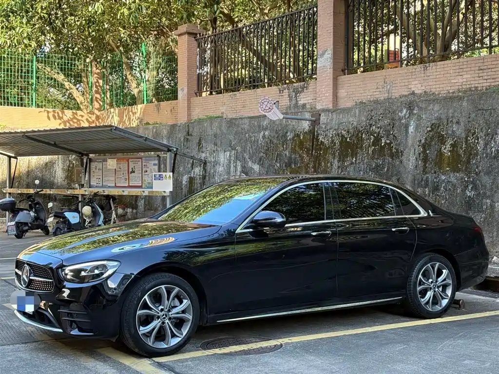 Mercedes-Benz E-Class 2022 — фото 1