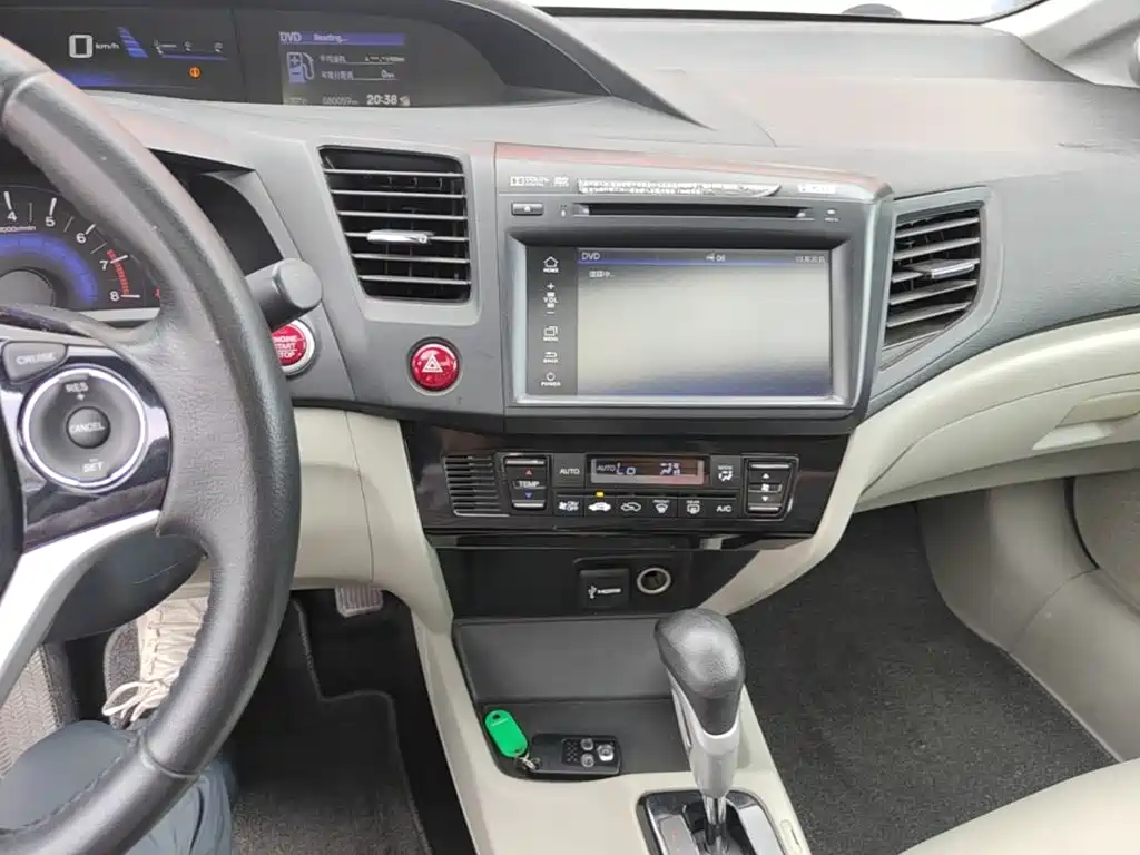 Honda Civic 2015 — фото 13