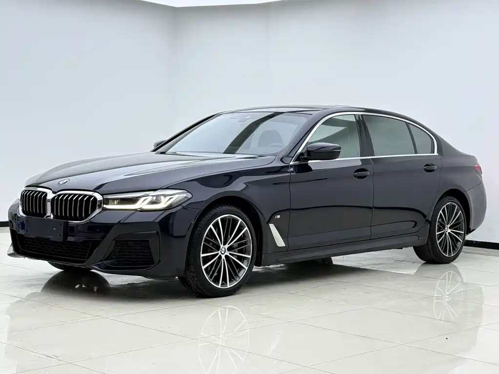 BMW 5 Series 2021 — фото 1